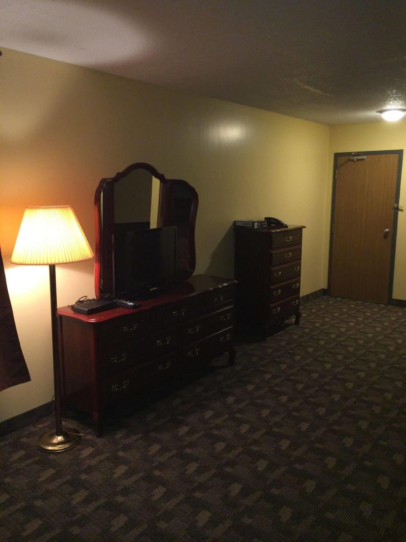 Pickle Lake Hotel エクステリア 写真