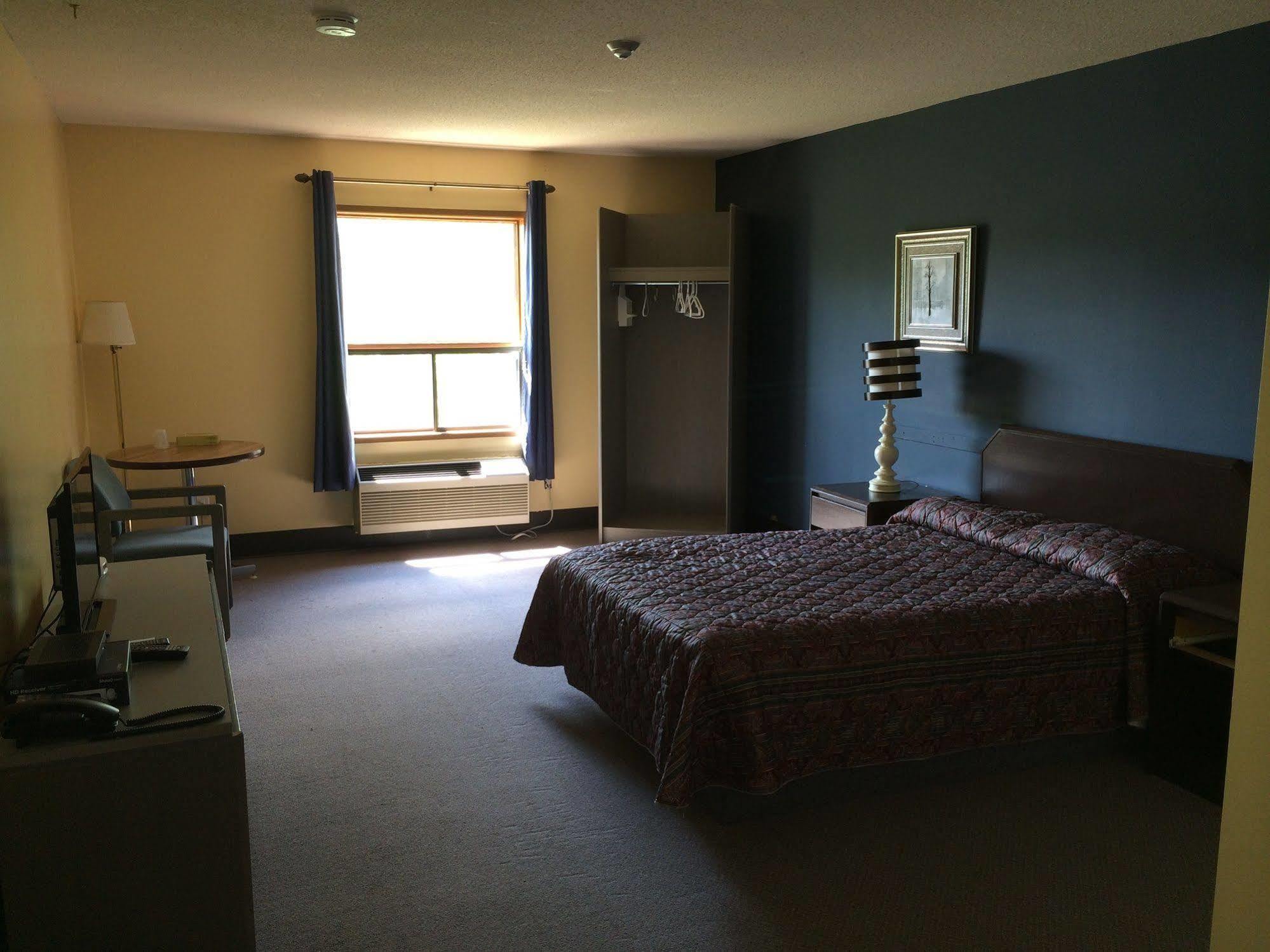 Pickle Lake Hotel エクステリア 写真