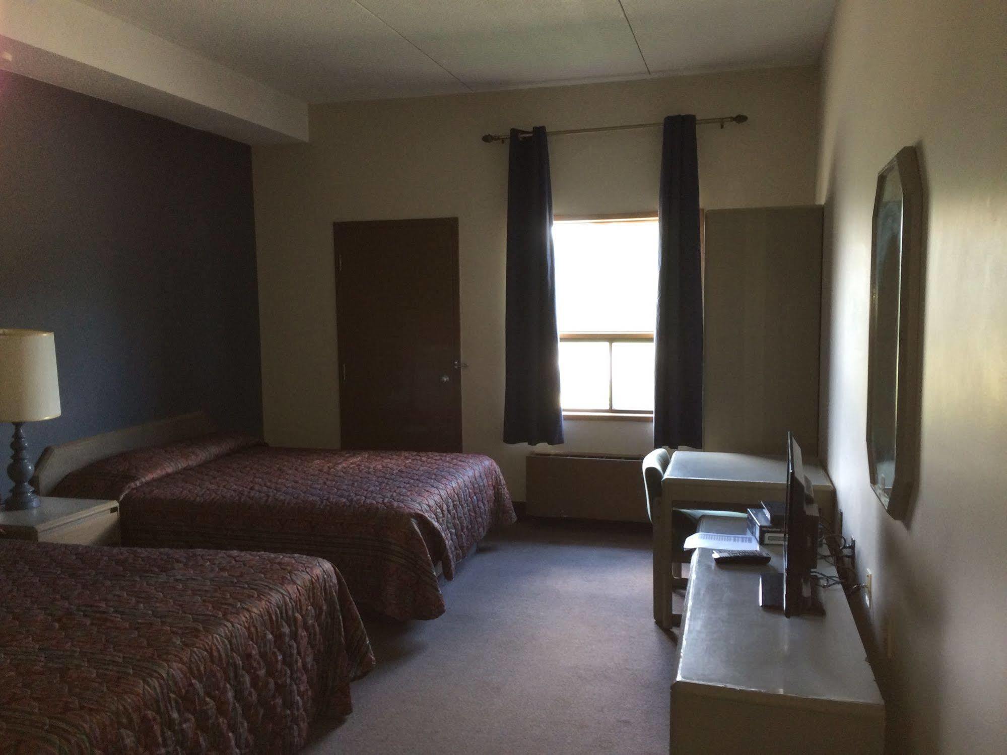 Pickle Lake Hotel エクステリア 写真